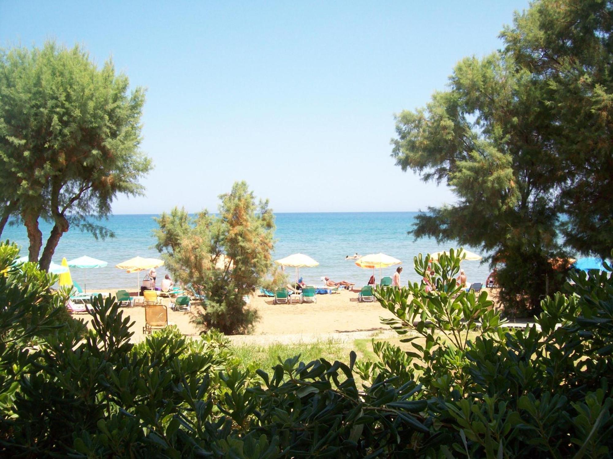 Kato Stalos Beach Luaran gambar