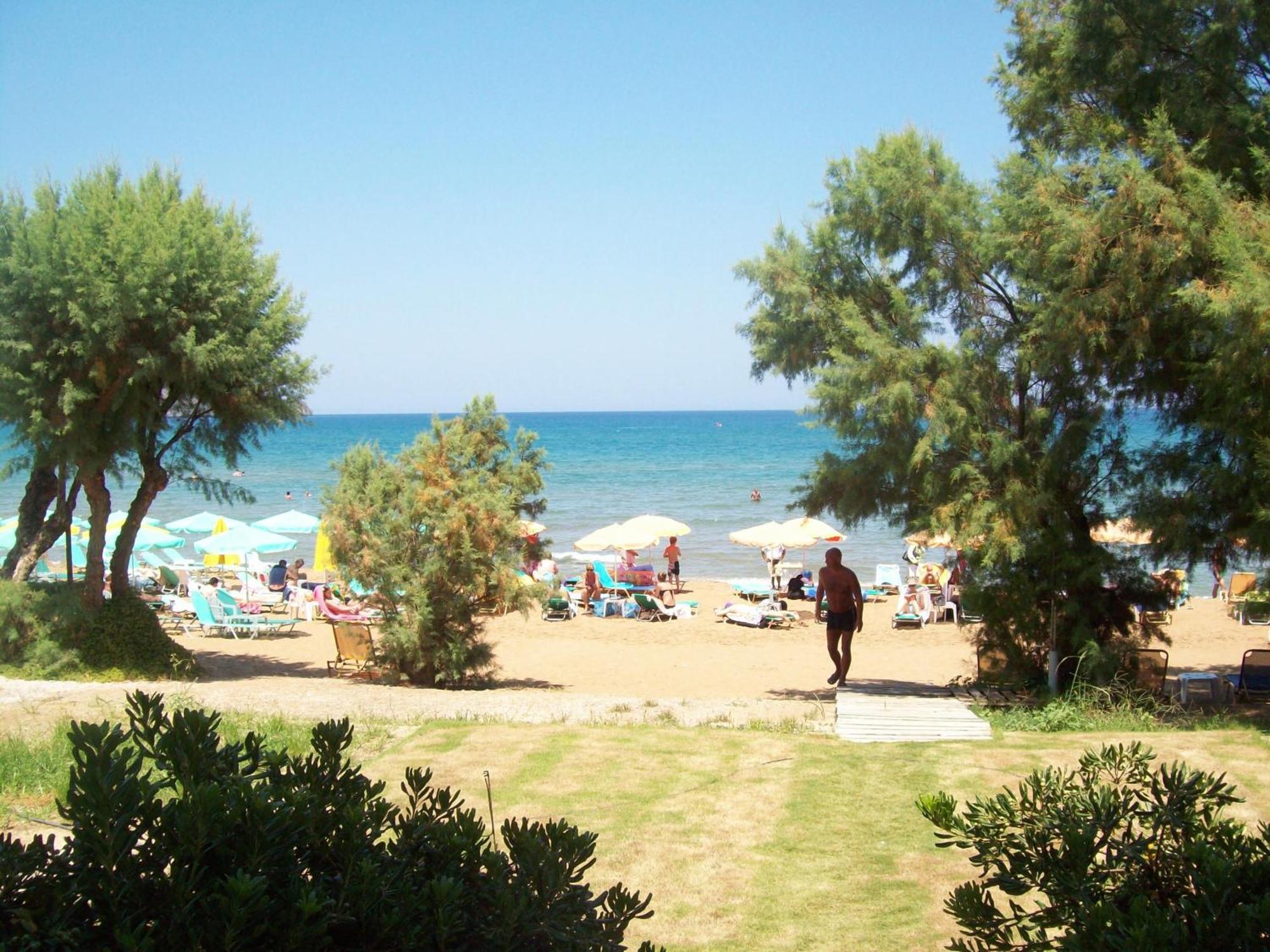 Kato Stalos Beach Luaran gambar