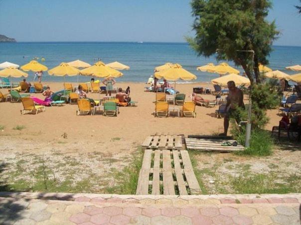 Kato Stalos Beach Luaran gambar