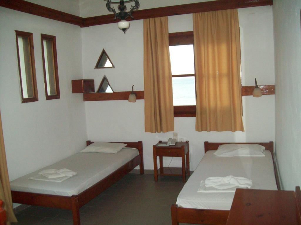 Kato Stalos Beach Luaran gambar